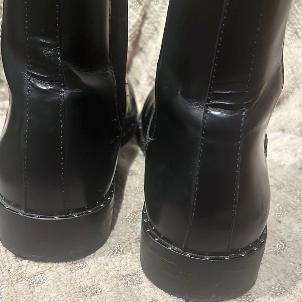 Sezane Black Chelsea Ankle Boots with Elastic Panels - Picture 4 of 7